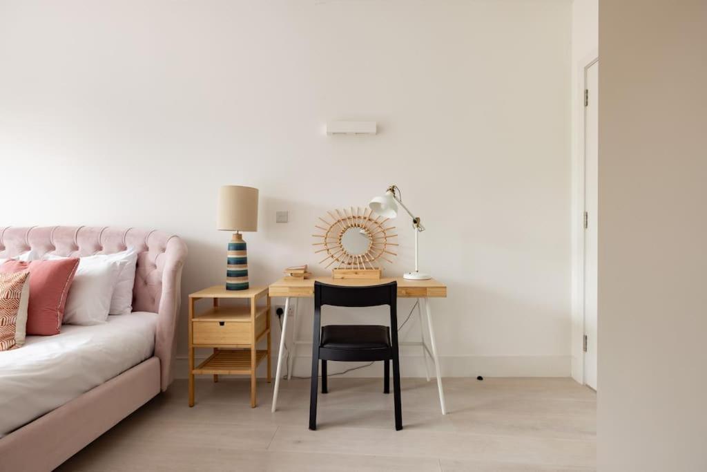 Vakantiehuis Modern 3 Bedroom Townhouse By Wild Roses *