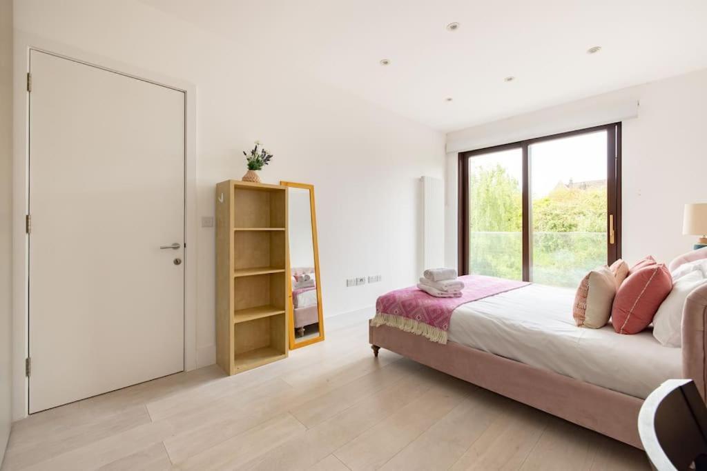 Vakantiehuis Modern 3 Bedroom Townhouse By Wild Roses *